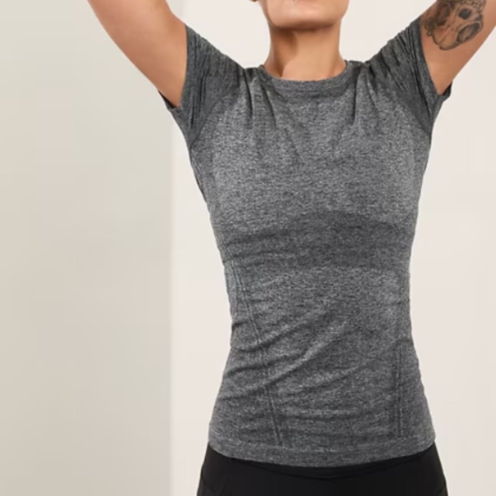 Athleta Momentum Seamless Heather Tee in Grey Small